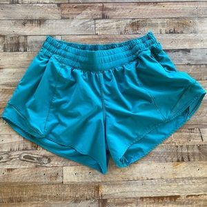 Lululemon Hotty Hot 4” Lined Low Rise Shorts